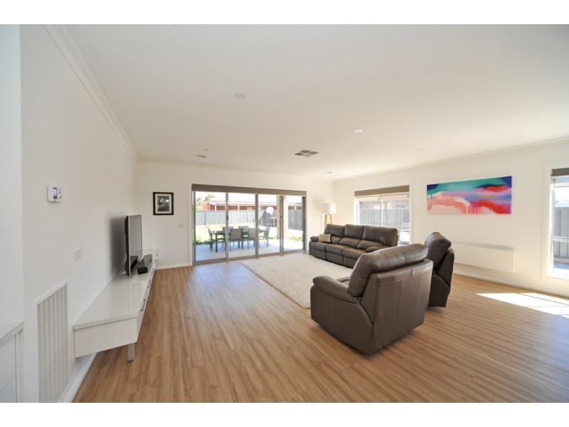 8 Evermore Drive, Marong VIC 3515