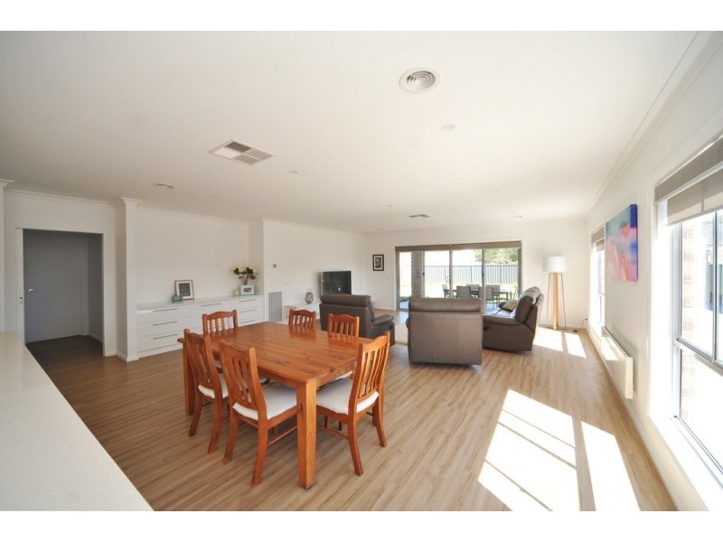 8 Evermore Drive, Marong VIC 3515