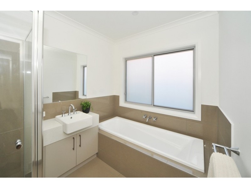 8 Evermore Drive, Marong VIC 3515