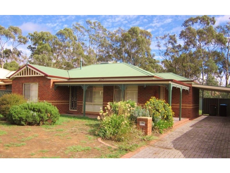 14 Jamison Park Drive, Kangaroo Flat VIC 3555