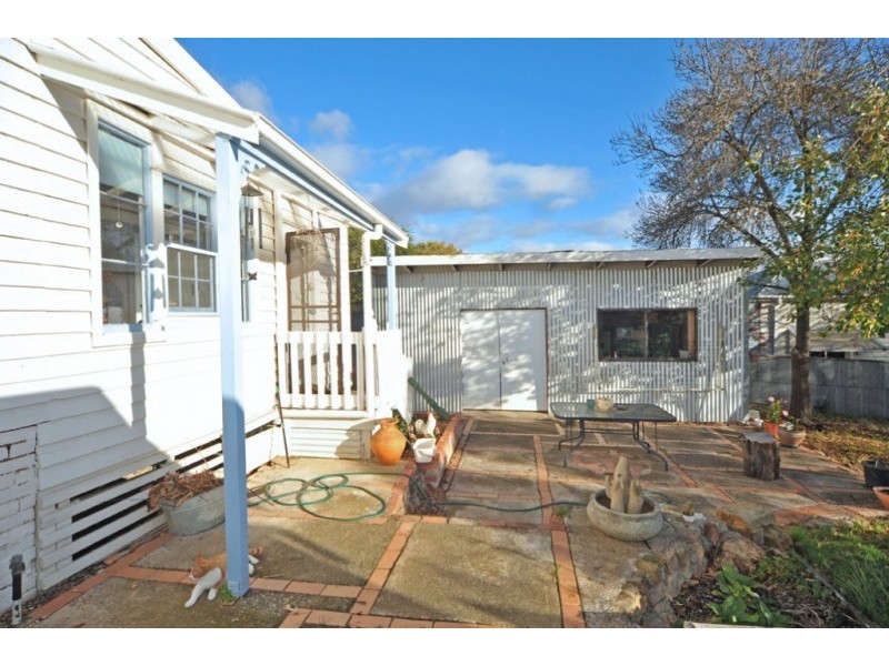 2 Hunter Street, Castlemaine VIC 3450