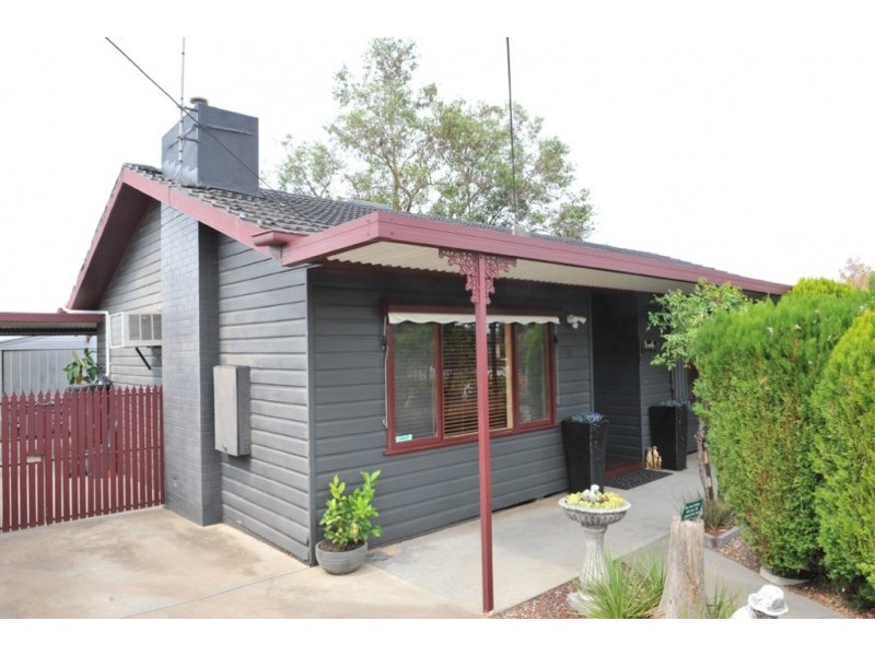 27 Green Street, California Gully VIC 3556