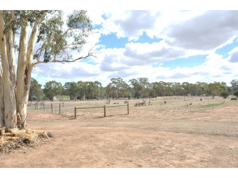 850 Calder Highway, Lockwood South VIC 3551