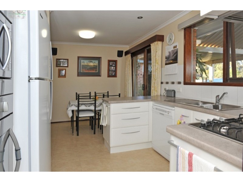 126 Olympic Parade, Kangaroo Flat VIC 3555