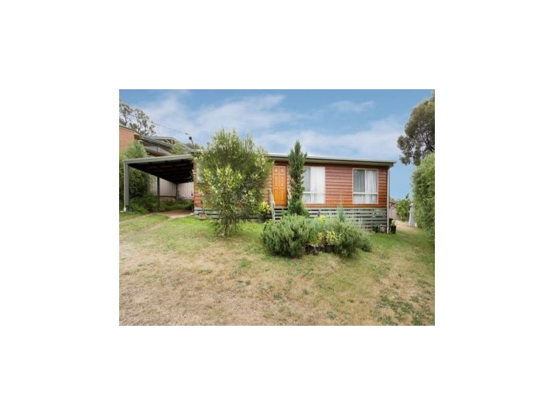 5 Lowe Street, Kangaroo Flat VIC 3555