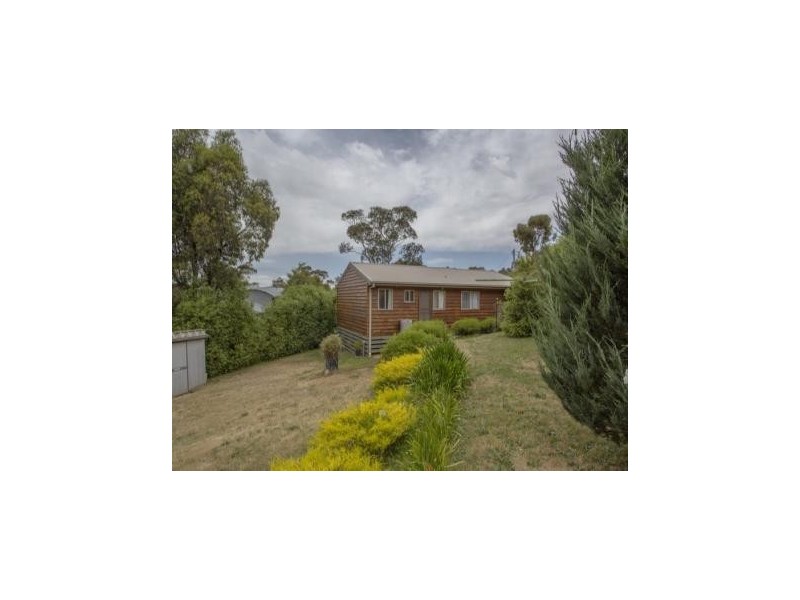5 Lowe Street, Kangaroo Flat VIC 3555