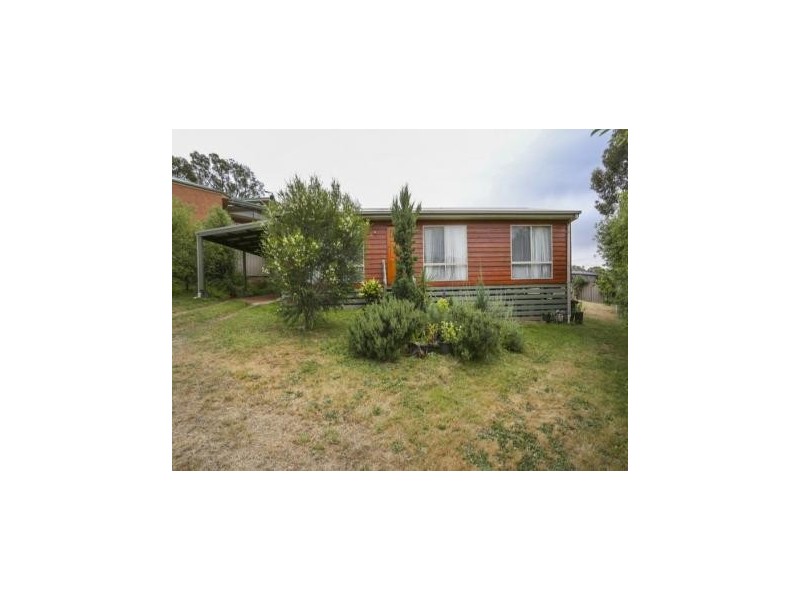 5 Lowe Street, Kangaroo Flat VIC 3555