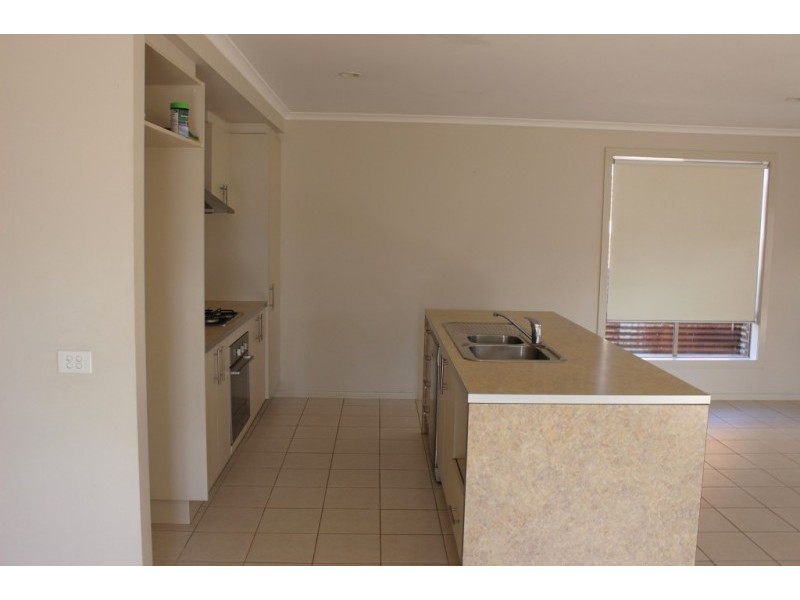 2 Bushwalk Grove, Epsom VIC 3551