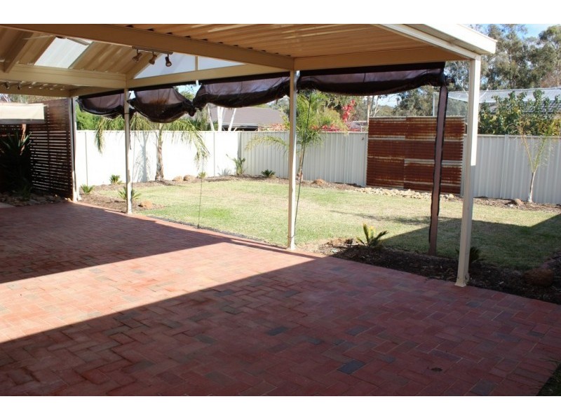 2 Bushwalk Grove, Epsom VIC 3551