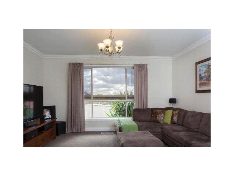 16 Irrabella Place, Kangaroo Flat VIC 3555