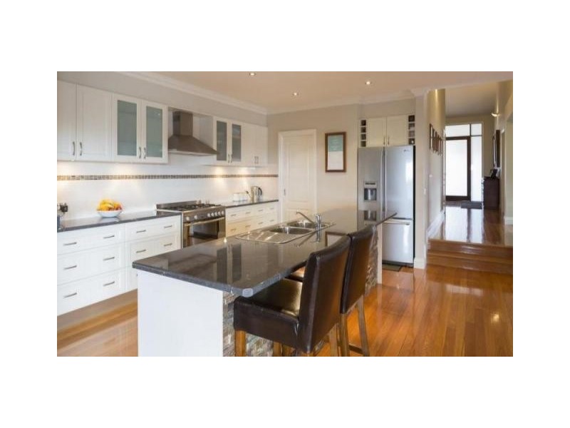 16 Irrabella Place, Kangaroo Flat VIC 3555