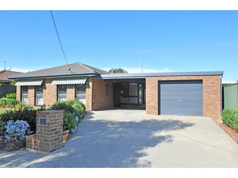 15 Burvale Court, Epsom VIC 3551