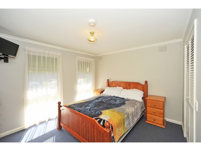 15 Burvale Court, Epsom VIC 3551