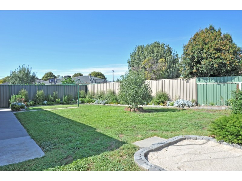 15 Burvale Court, Epsom VIC 3551