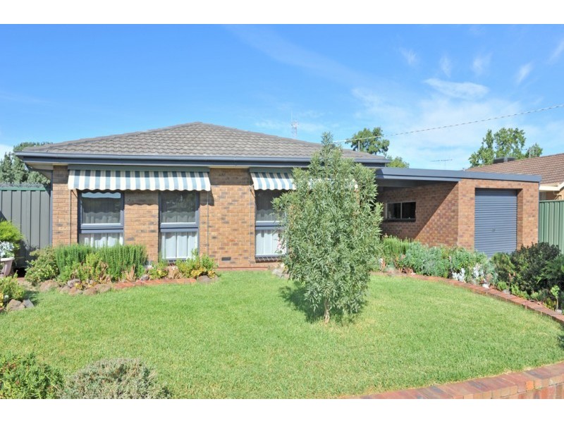 15 Burvale Court, Epsom VIC 3551