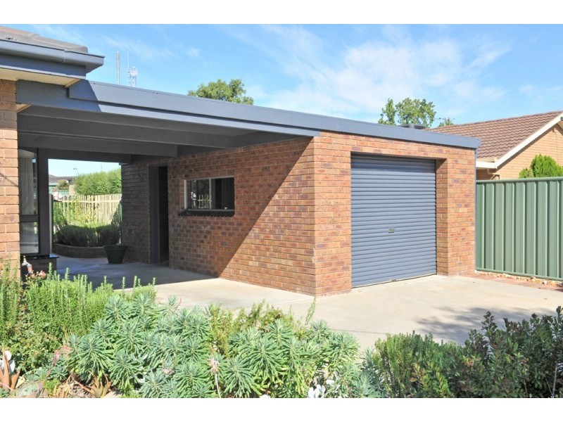 15 Burvale Court, Epsom VIC 3551