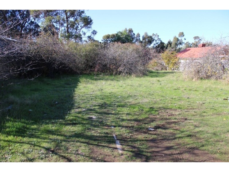 27 Sandhurst Road, California Gully VIC 3556
