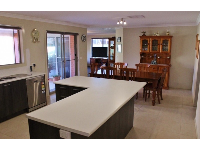 26 Caulfield Drive, Ascot VIC 3551