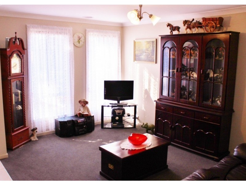 26 Caulfield Drive, Ascot VIC 3551