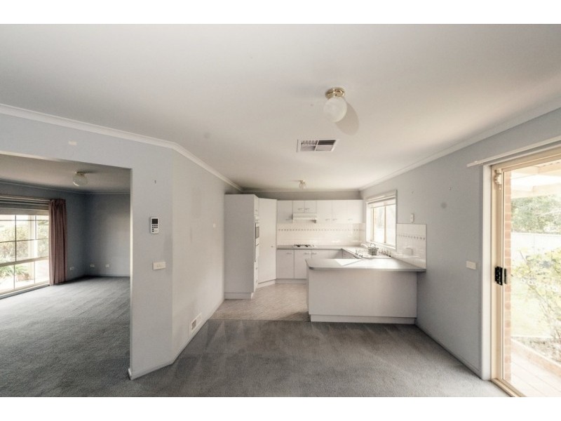 14 Pittaway Street, Kangaroo Flat VIC 3555