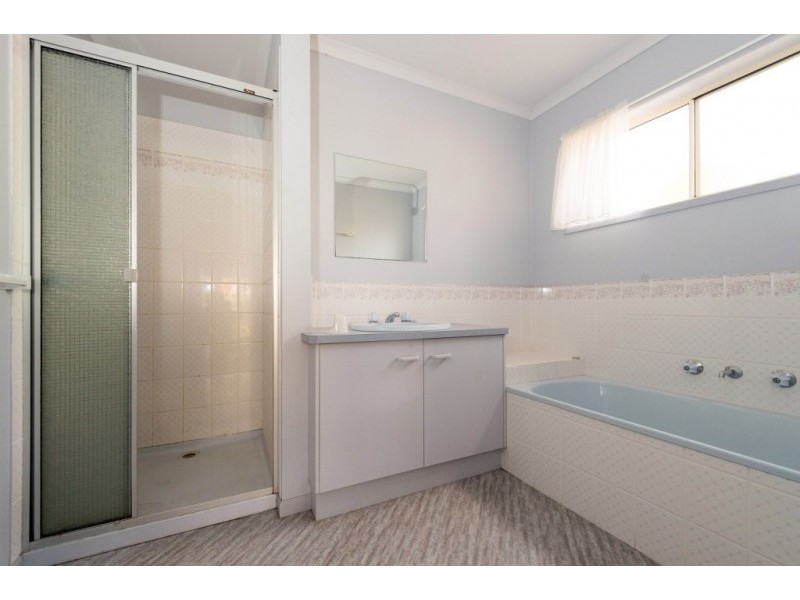 14 Pittaway Street, Kangaroo Flat VIC 3555