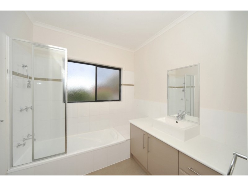 17 Yurunga Drive, Mckenzie Hill VIC 3451