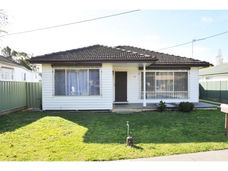 15 Yandong Street, White Hills VIC 3550