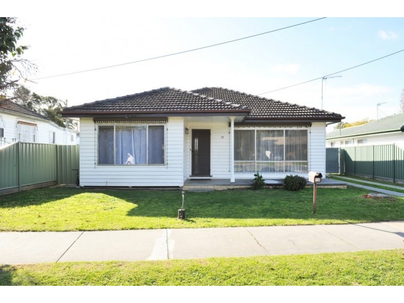 15 Yandong Street, White Hills VIC 3550