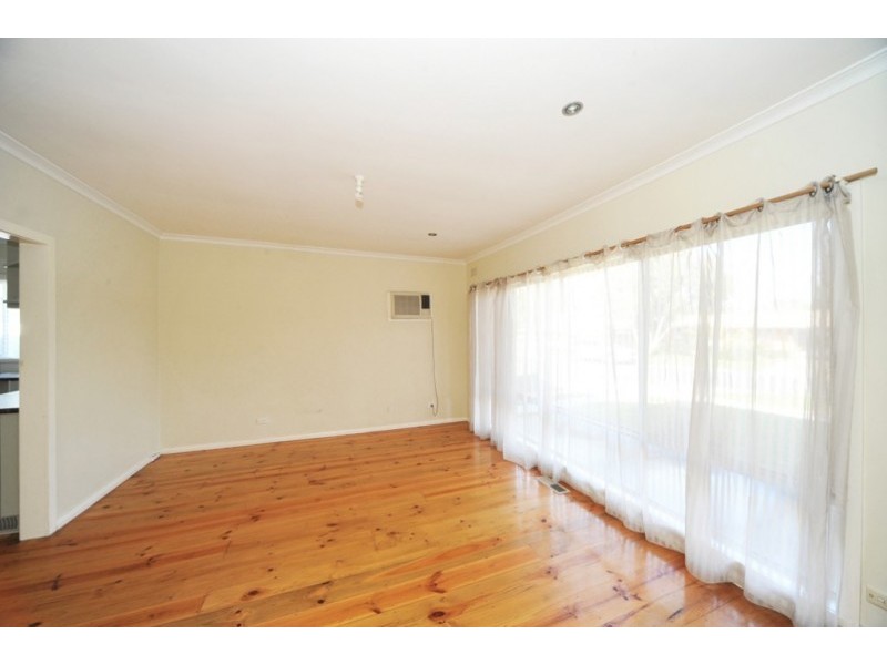 15 Yandong Street, White Hills VIC 3550