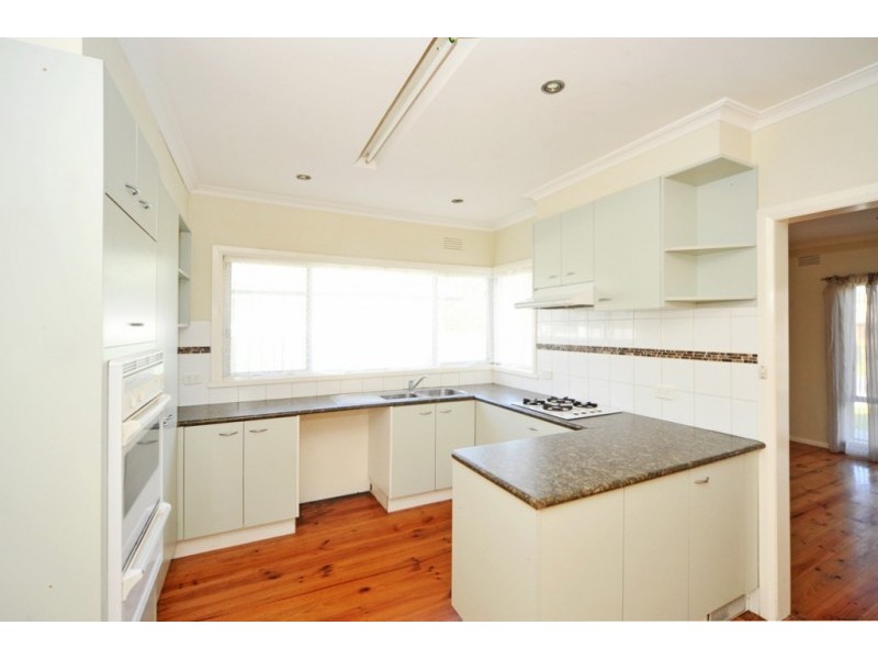 15 Yandong Street, White Hills VIC 3550