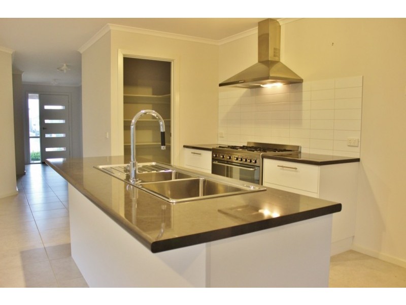 242 Station Street, Ascot VIC 3551
