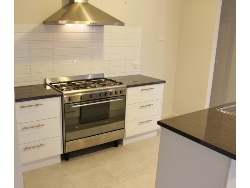 242 Station Street, Ascot VIC 3551