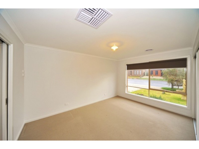242 Station Street, Ascot VIC 3551