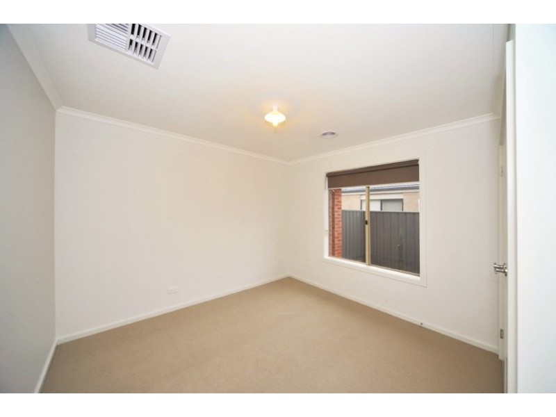 242 Station Street, Ascot VIC 3551