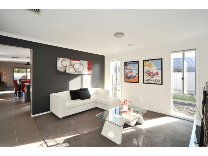 17 O’Neill Court, Epsom VIC 3551