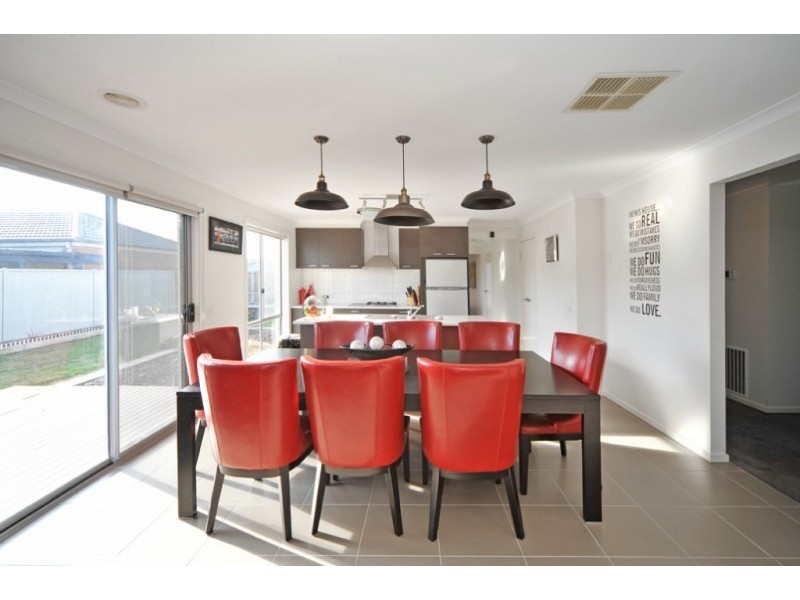 17 O’Neill Court, Epsom VIC 3551