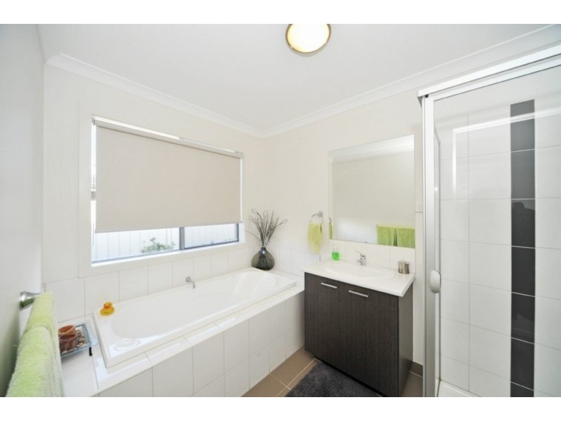 17 O’Neill Court, Epsom VIC 3551