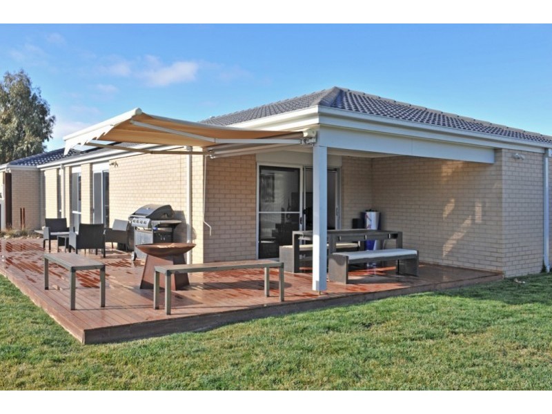 17 O’Neill Court, Epsom VIC 3551