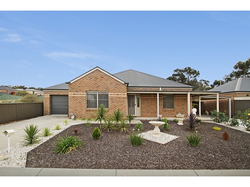 4 Emily Way, Golden Square VIC 3555