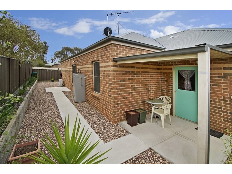 4 Emily Way, Golden Square VIC 3555