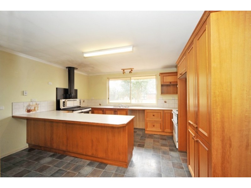 15 Clay Gully Court, Maiden Gully VIC 3551