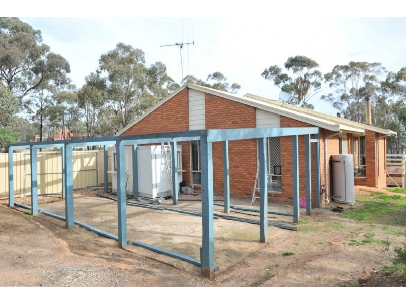 15 Clay Gully Court, Maiden Gully VIC 3551