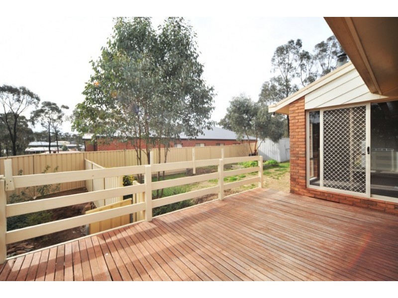 15 Clay Gully Court, Maiden Gully VIC 3551