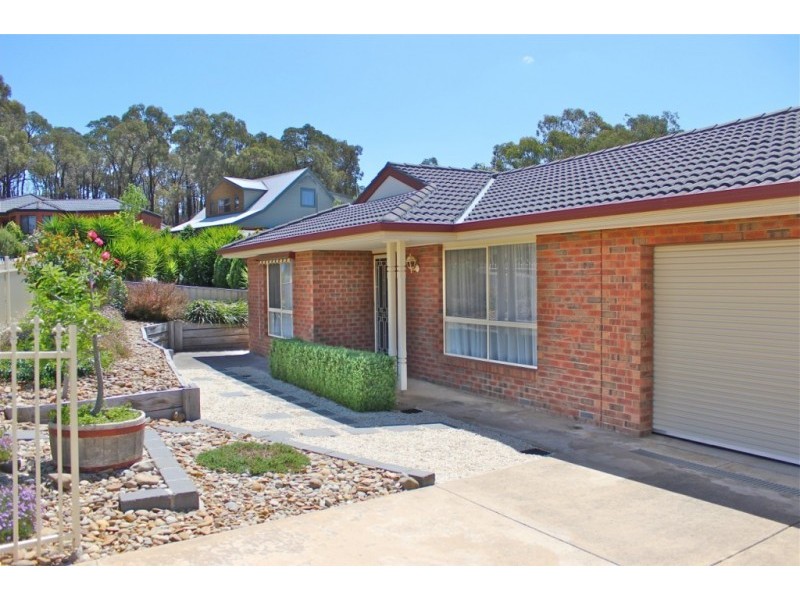 16 Julie Court, Kangaroo Flat VIC 3555