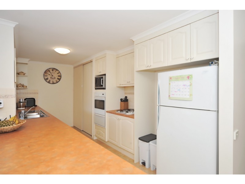 16 Julie Court, Kangaroo Flat VIC 3555