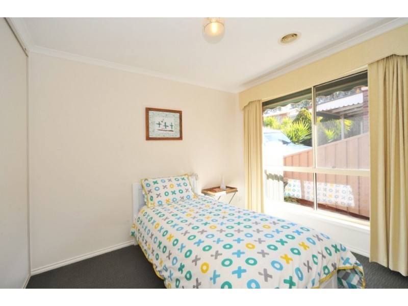 16 Julie Court, Kangaroo Flat VIC 3555