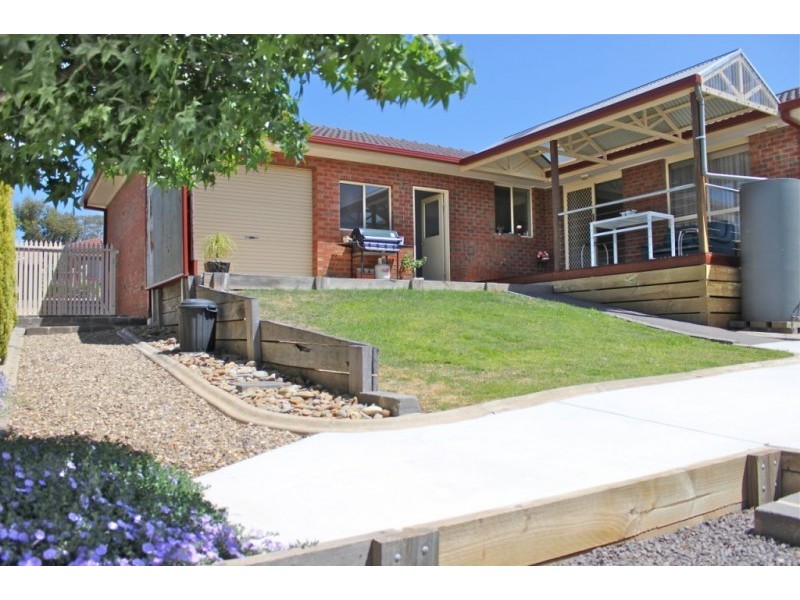 16 Julie Court, Kangaroo Flat VIC 3555
