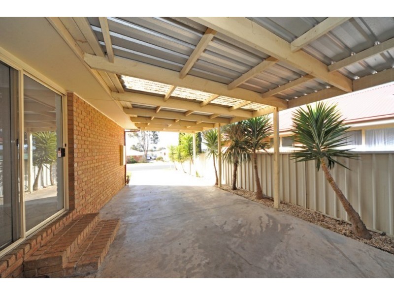 9 Pattison Drive, Kangaroo Flat VIC 3555