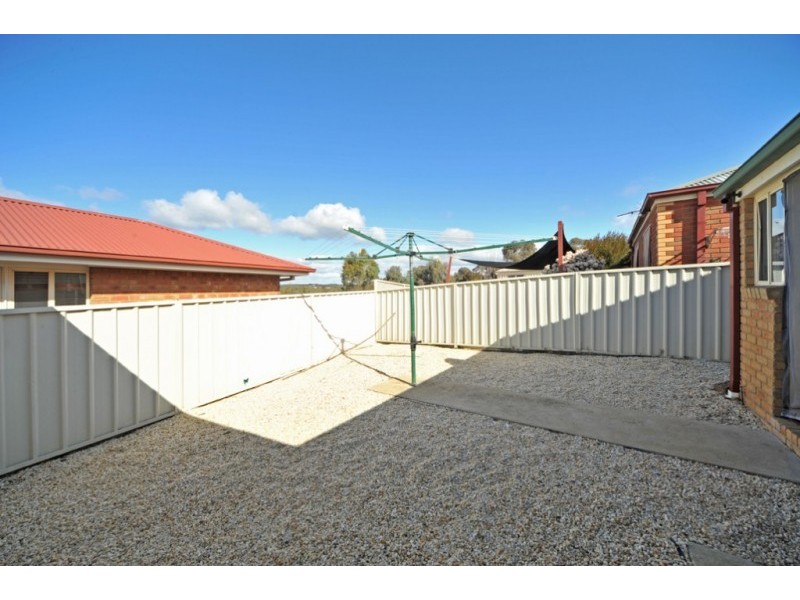9 Pattison Drive, Kangaroo Flat VIC 3555