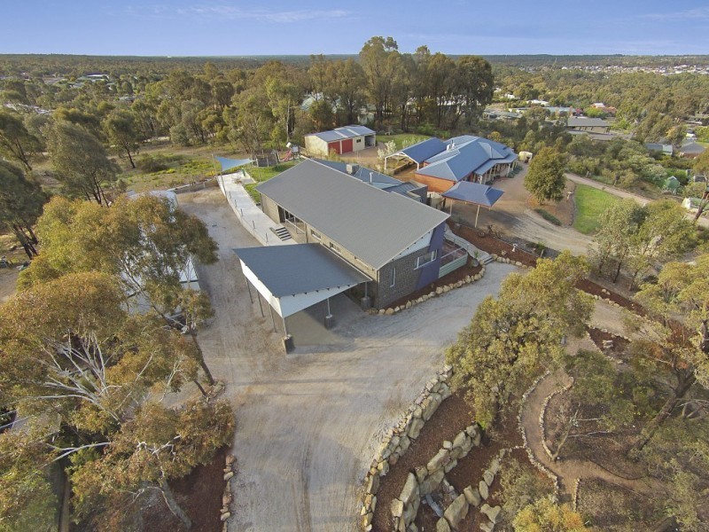 15 Kathleen Terrace, Maiden Gully VIC 3551